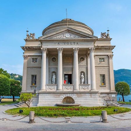 Elegant Beige Apartment - 5 Minutes From The Lake Como Exterior foto